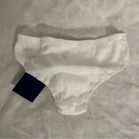 Brandy Melville White Scalloped Bow Underwear - Picture 3 of 3
